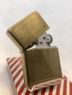 画像2: No.230 ヴィンテージZIPPO 1995年製 ANTIQUE BRASS アンティークブラス PLANE プレーン z-6721