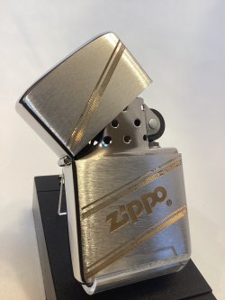 画像2: No.200 ヴィンテージZIPPO 1984年製 BRUSHED CHROME ブッシュクローム THREE DIAGONAL LINES スリーディアゴナルライン z-6817