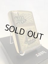 画像: No.38 ヴィンテージZIPPO 1977年製 スクリュームショウ(象牙調) 帆船&灯台 z-2015