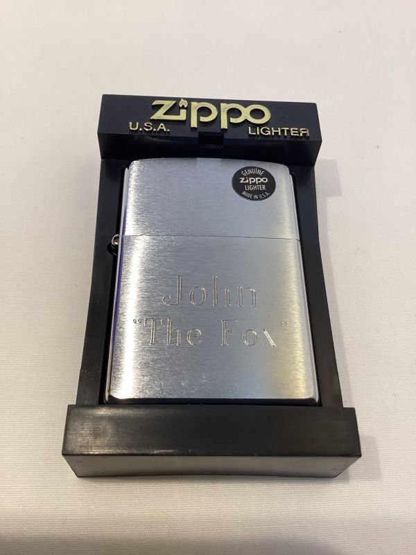 画像5: No.200 ヴィンテージZIPPO 2002年製「JOHN THE FOX」ジョン・ザ・フォックス z-5850