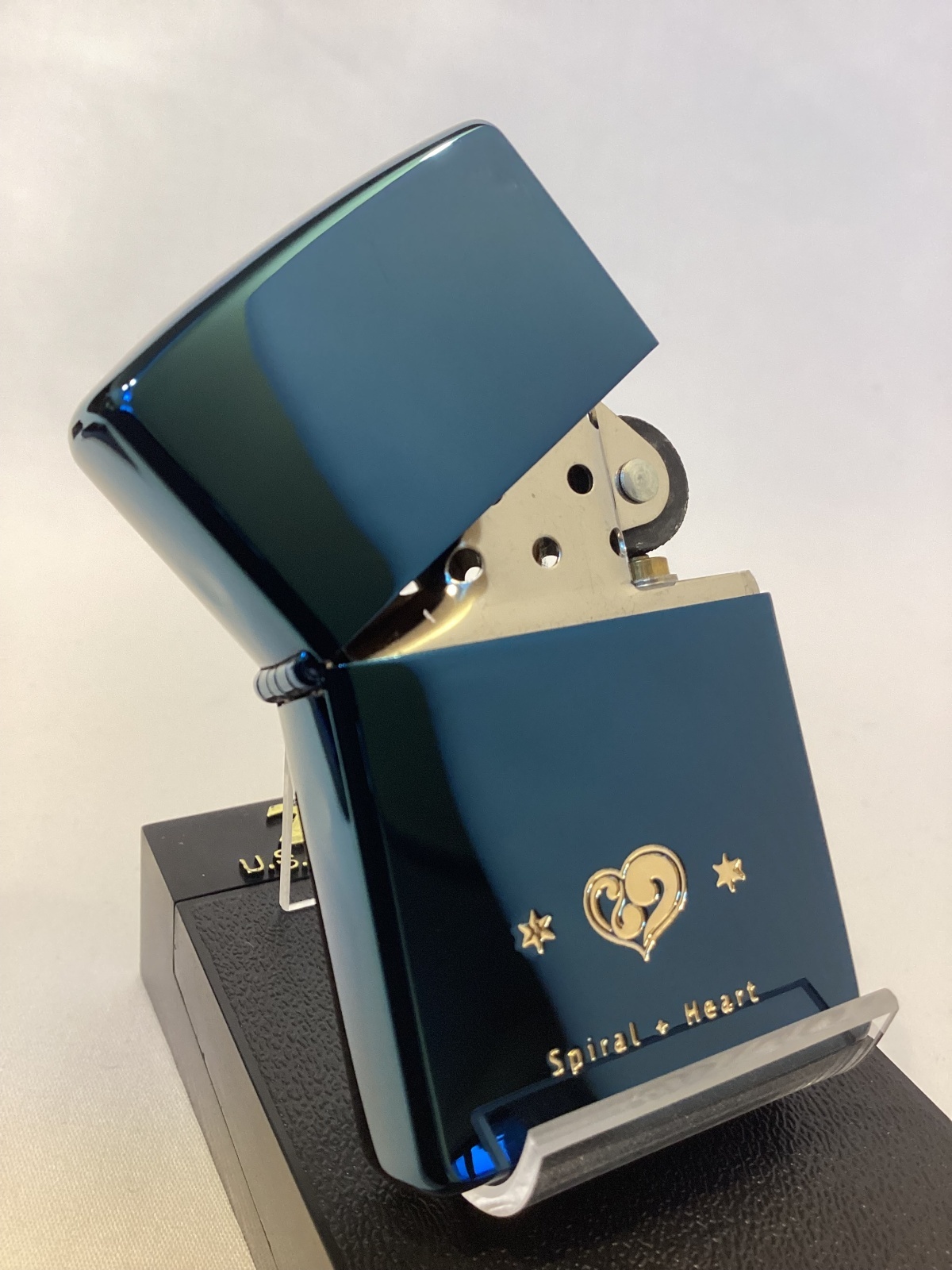 画像2: No.200 コレクションアイテムシリーズZIPPO BLUE TITANIUM ブルーチタン SPIRAL HEART スパイアルハート シリアルナンバー z-6261