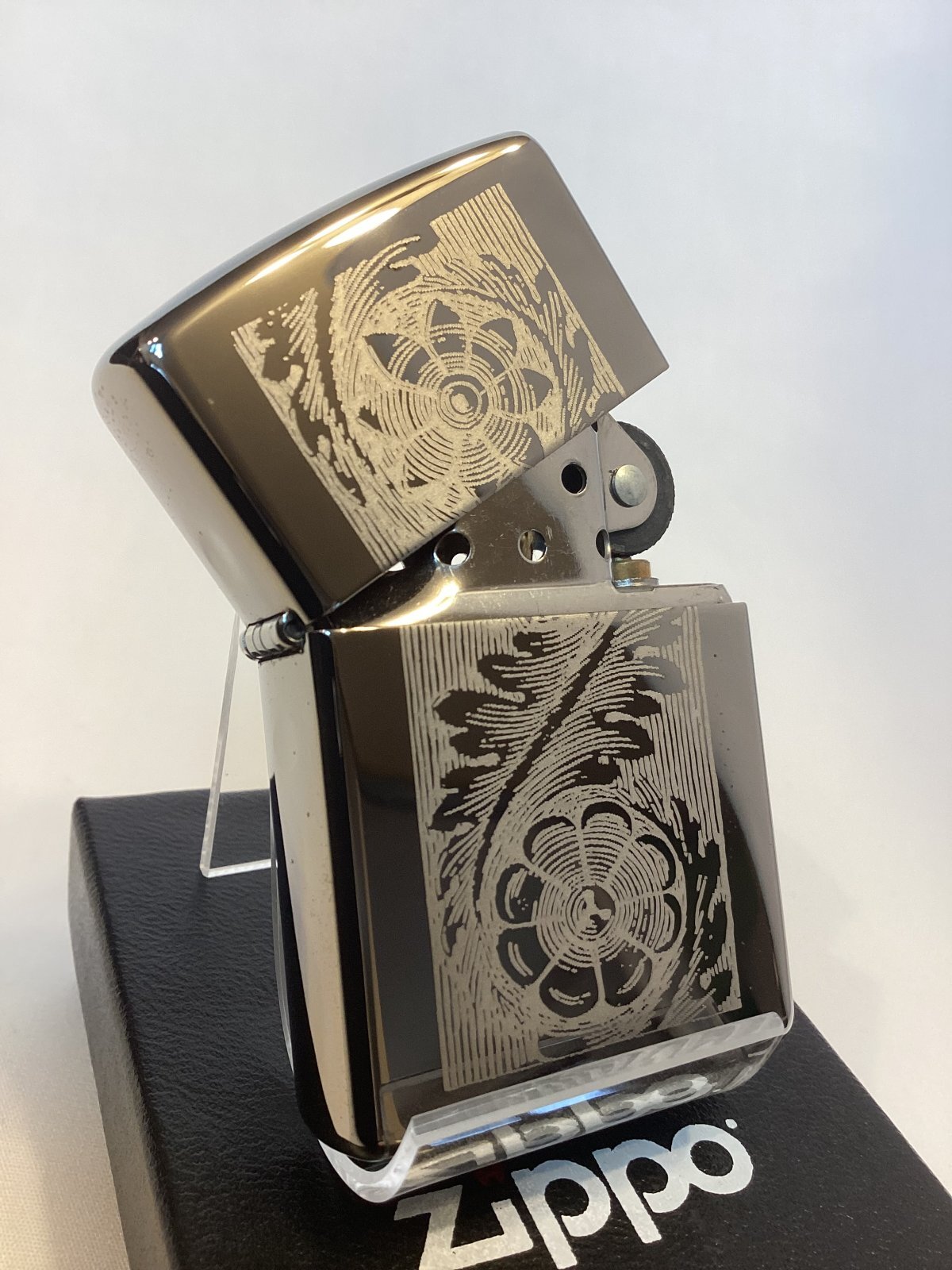 画像2: No.150 PVDシリーズZIPPO BLACK ICE ブラックアイス WHIRL POOL LEAF ワールプールリーフ z-6703